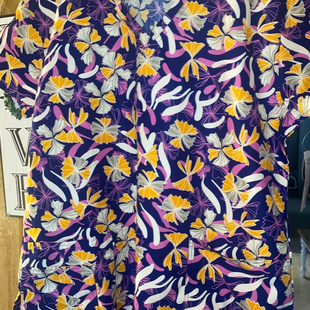Floral Print Scrub Top